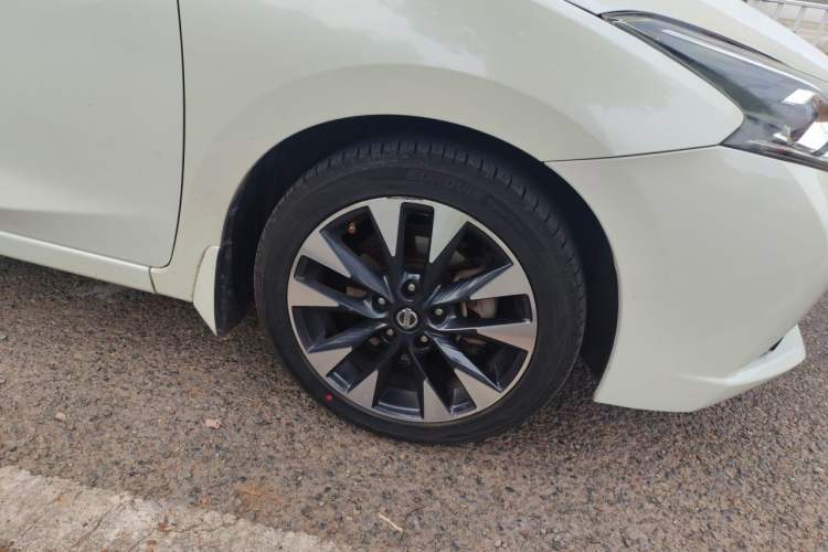 Used Nissan Lannia 2016 1.6L CVT Smart Cool Edition Right Front Wheel Hub