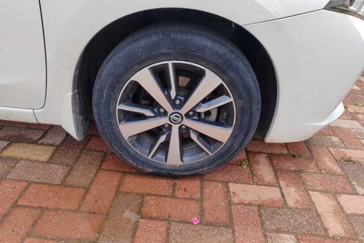 Used Nissan Lannia 2016 1.6L CVT Cool Edition Right Front Wheel Hub