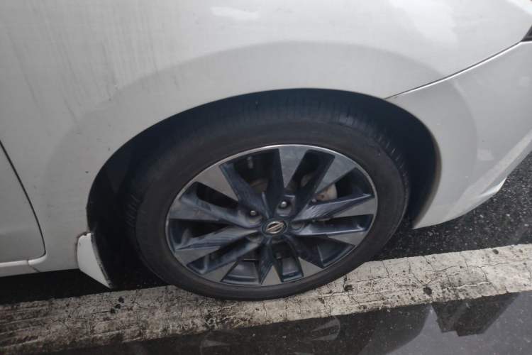 Used Nissan Lannia 2016 1.6L CVT Smart Cool Edition Right Front Wheel Hub