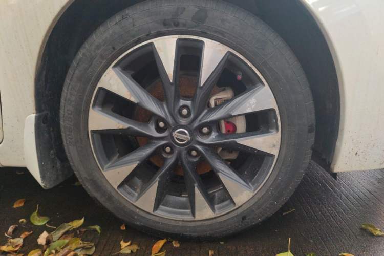 Used Nissan Lannia 2016 1.6L CVT Smart Cool Edition Right Front Wheel Hub
