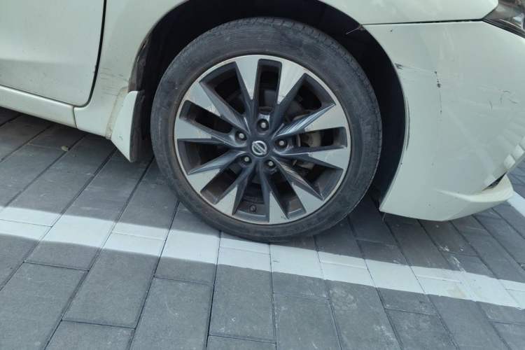 Used Nissan Lannia 2016 1.6L CVT Smart Cool Edition Right Front Wheel Hub