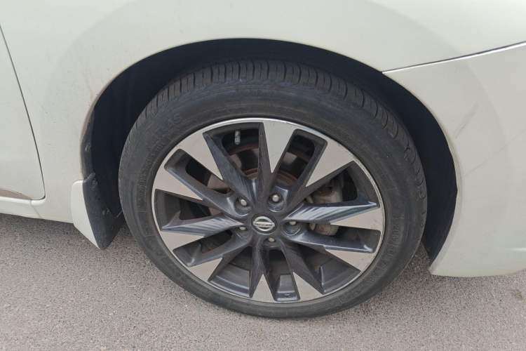 Used Nissan Lannia 2016 1.6L CVT Smart Cool Edition Right Front Wheel Hub