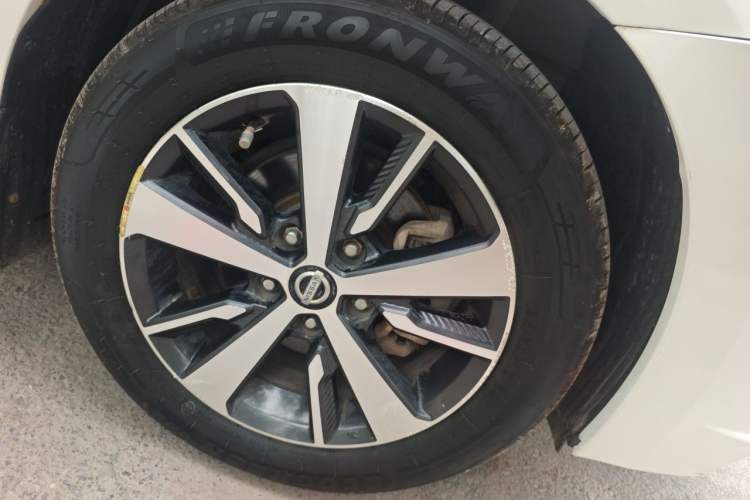 Used Nissan Lannia 2016 1.6L CVT Cool Edition Right Front Wheel Hub