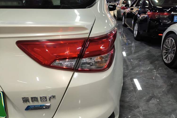 Used Nissan Lannia 2016 1.6L CVT Cool Edition Right Rear Taillight