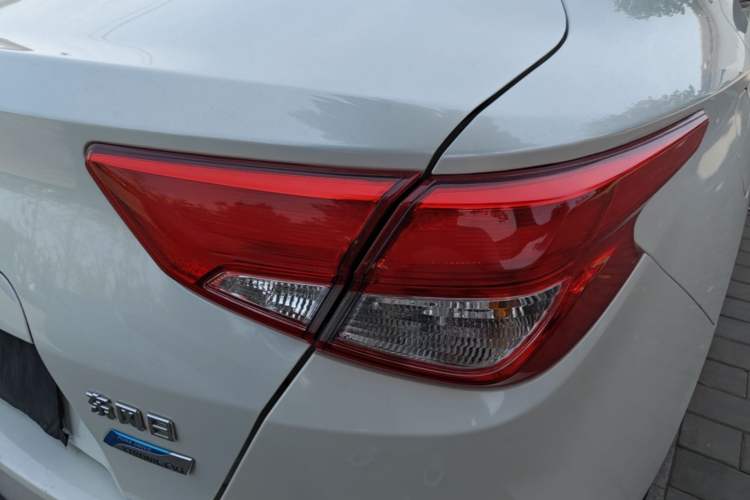 Used Nissan Lannia 2016 1.6L CVT Cool Edition Right Rear Taillight