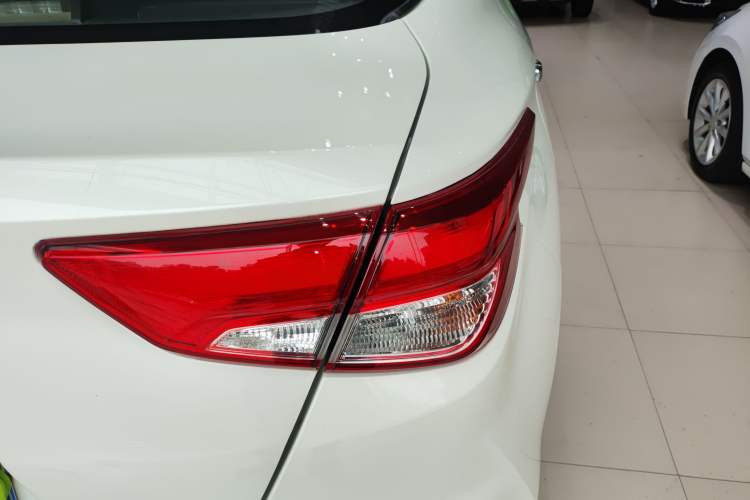 Used Nissan Lannia 2016 1.6L Manual Cool Edition Right Rear Taillight