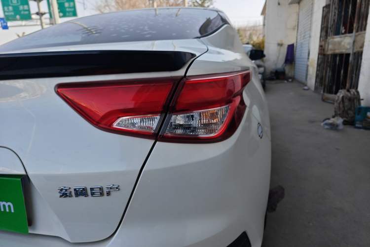 Used Nissan Lannia 2016 1.6L Manual Cool Edition Right Rear Taillight