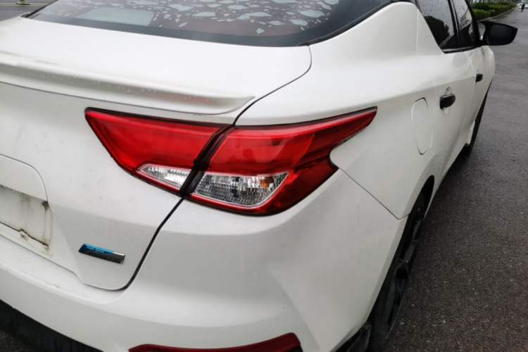 Used Nissan Lannia 2016 1.6L CVT Cool Edition Right Rear Taillight