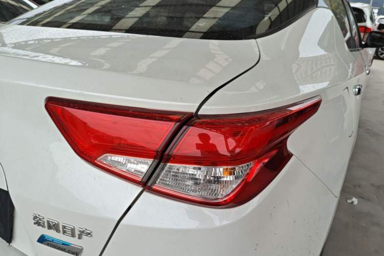 Used Nissan Lannia 2016 1.6L CVT Smart Cool Edition Right Rear Taillight