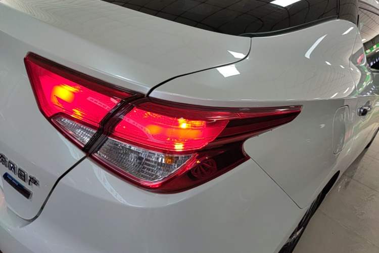 Used Nissan Lannia 2016 1.6L CVT Smart Cool Edition Right Rear Taillight