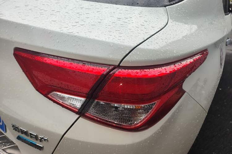 Used Nissan Lannia 2016 1.6L CVT Smart Cool Edition Right Rear Taillight
