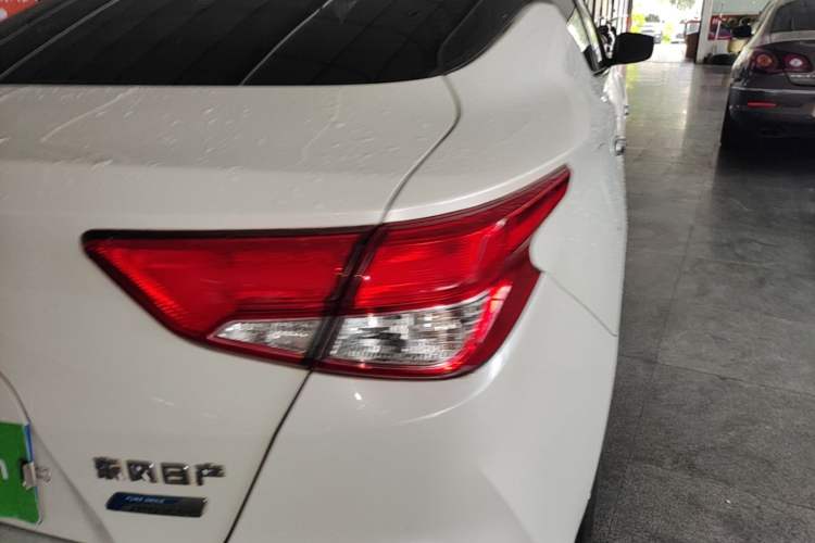 Used Nissan Lannia 2016 1.6L CVT Cool Edition Right Rear Taillight