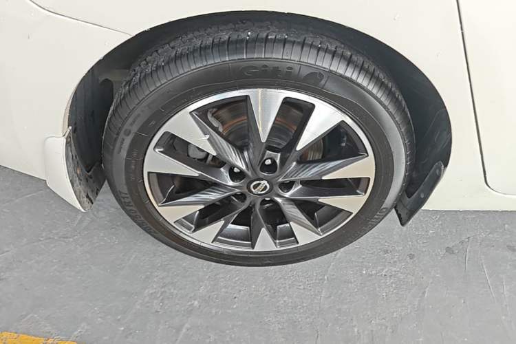 Used Nissan Lannia 2016 1.6L CVT Smart Cool Edition Right Rear Wheel Hub