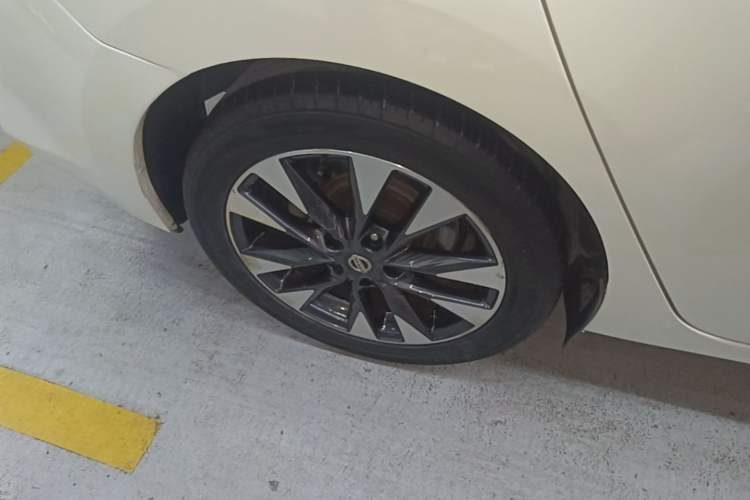 Used Nissan Lannia 2016 1.6L CVT Smart Cool Edition Right Rear Wheel Hub