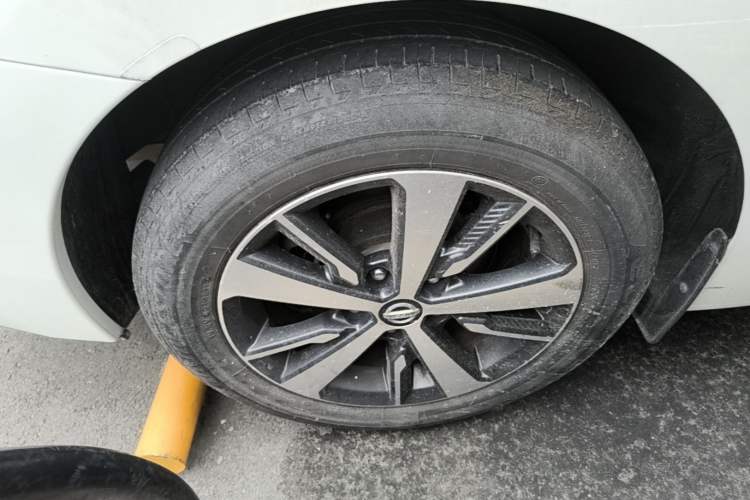 Used Nissan Lannia 2016 1.6L CVT Cool Edition Right Rear Wheel Hub