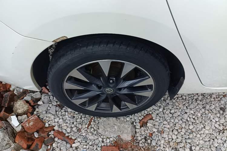 Used Nissan Lannia 2016 1.6L CVT Smart Cool Edition Right Rear Wheel Hub