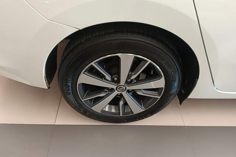 Used Nissan Lannia 2016 1.6L CVT Cool Edition Right Rear Wheel Hub