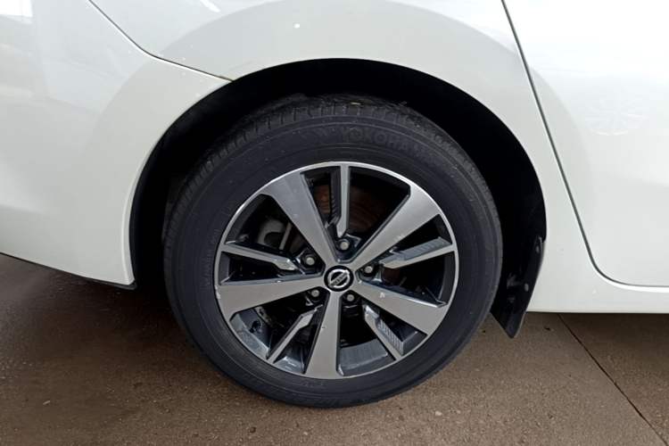 Used Nissan Lannia 2016 1.6L Manual Cool Edition Right Rear Wheel Hub