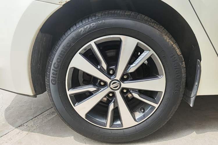 Used Nissan Lannia 2016 1.6L Manual Cool Edition Right Rear Wheel Hub