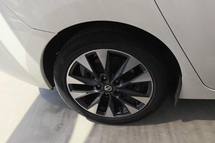 Used Nissan Lannia 2016 1.6L CVT Smart Cool Edition Right Rear Wheel Hub