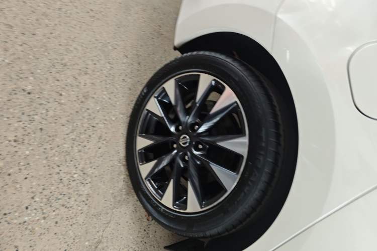 Used Nissan Lannia 2016 1.6L CVT Smart Cool Edition Right Rear Wheel Hub