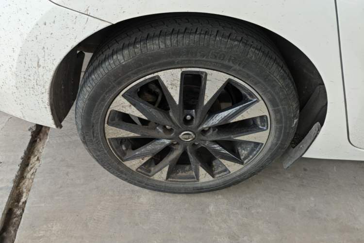 Used Nissan Lannia 2016 1.6L CVT Smart Cool Edition Right Rear Wheel Hub