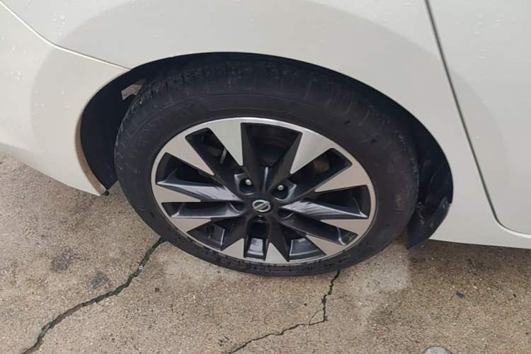 Used Nissan Lannia 2016 1.6L CVT Smart Cool Edition Right Rear Wheel Hub