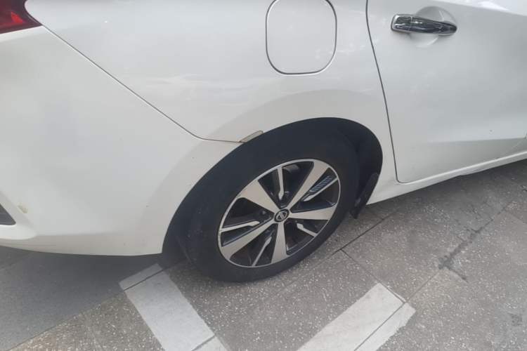 Used Nissan Lannia 2016 1.6L Manual Cool Edition Right Rear Wheel Hub