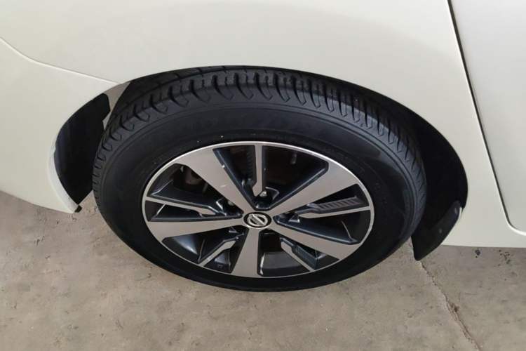 Used Nissan Lannia 2016 1.6L CVT Cool Edition Right Rear Wheel Hub