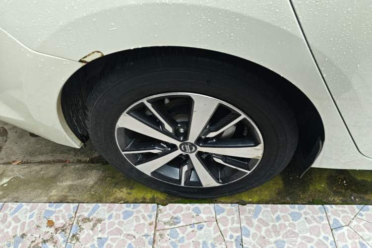 Used Nissan Lannia 2016 1.6L CVT Cool Edition Right Rear Wheel Hub