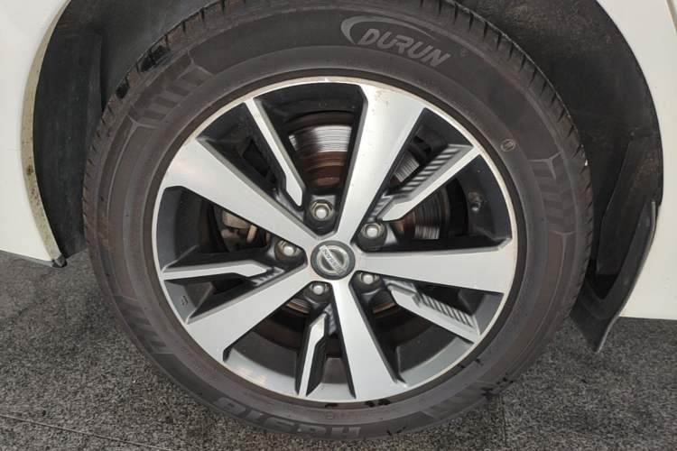 Used Nissan Lannia 2016 1.6L CVT Cool Edition Right Rear Wheel Hub