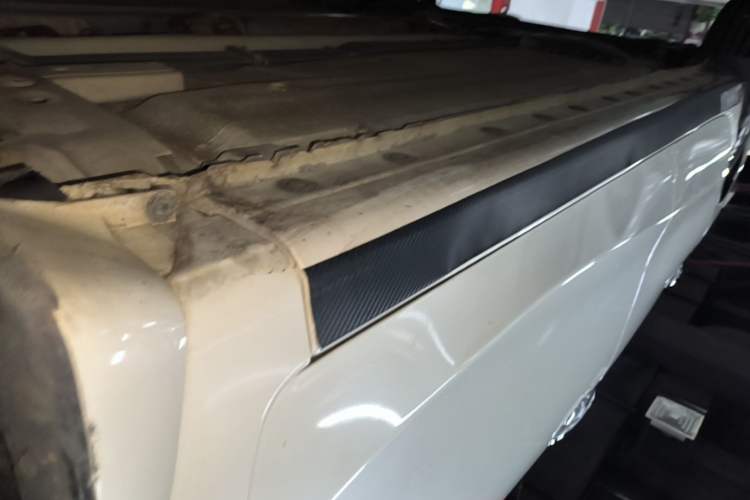 Used Nissan Lannia 2016 1.6L CVT Cool Edition Right Side Sill
