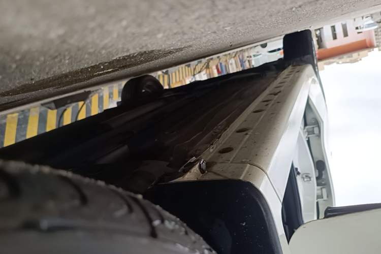Used Nissan Lannia 2016 1.6L CVT Smart Cool Edition Right Side Sill