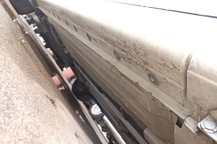 Used Nissan Lannia 2016 1.6L Manual Cool Edition Right Side Sill