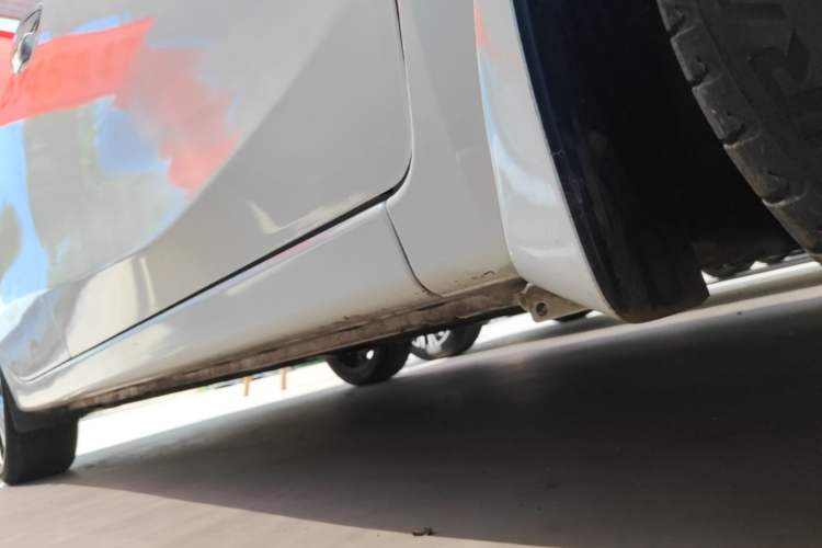 Used Nissan Lannia 2016 1.6L CVT Smart Cool Edition Right Side Sill