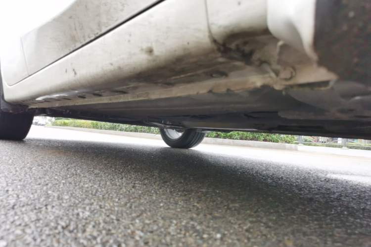 Used Nissan Lannia 2016 1.6L CVT Cool Edition Right Side Sill