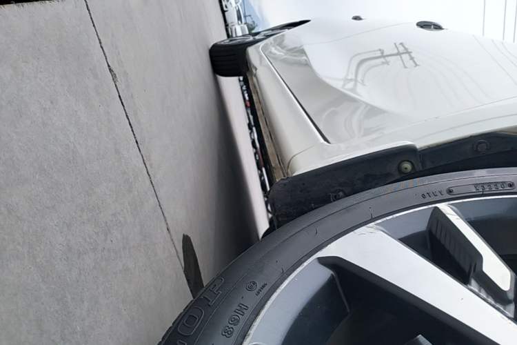 Used Nissan Lannia 2016 1.6L CVT Cool Edition Right Side Sill