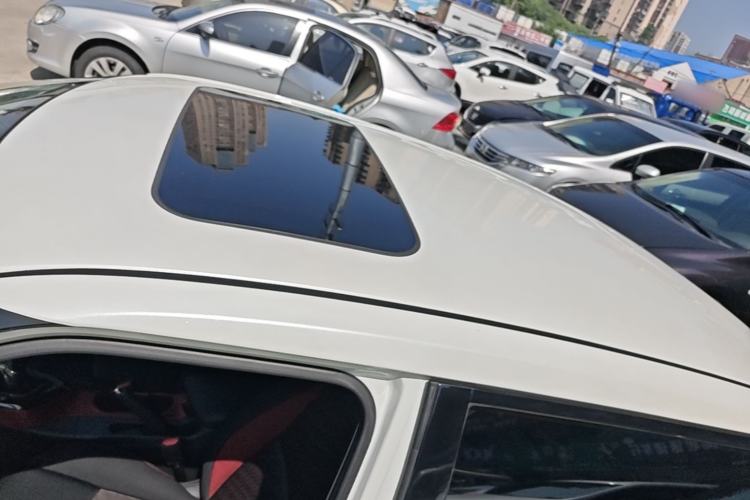 Used Nissan Lannia 2016 1.6L Manual Cool Edition Roof