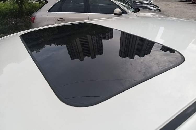 Used Nissan Lannia 2016 1.6L CVT Smart Cool Edition Roof