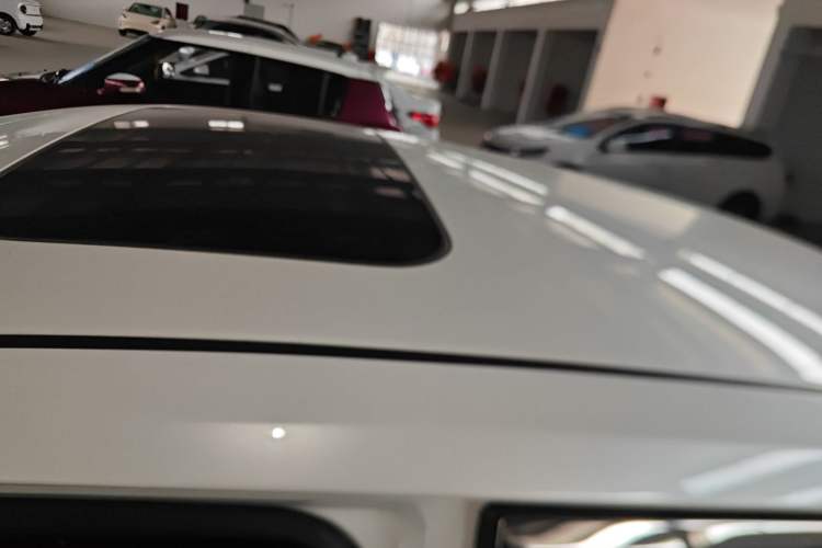 Used Nissan Lannia 2016 1.6L Manual Cool Edition Roof
