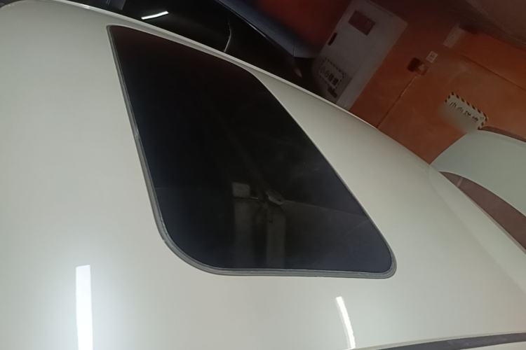 Used Nissan Lannia 2016 1.6L CVT Cool Edition Roof