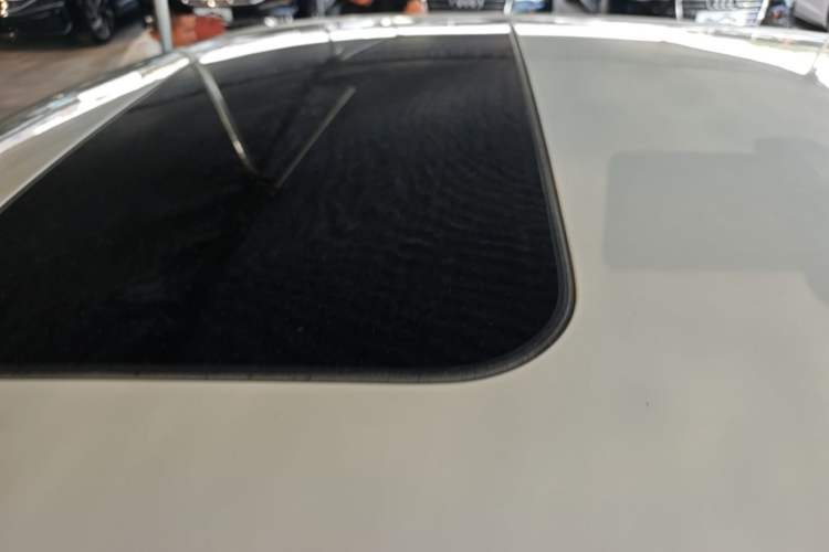 Used Nissan Lannia 2016 1.6L CVT Cool Edition Roof