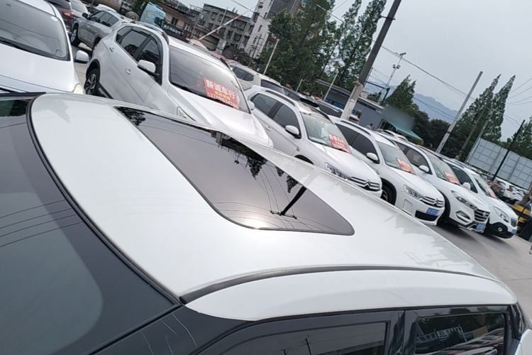 Used Nissan Lannia 2016 1.6L CVT Cool Edition Roof