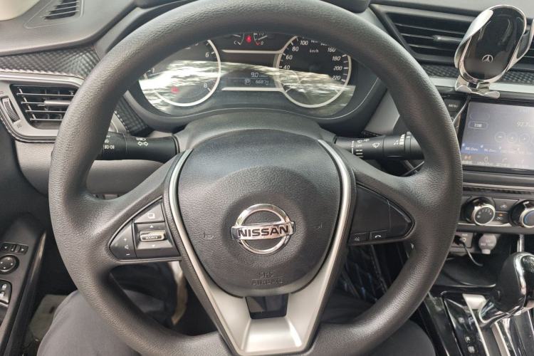 Used Nissan Lannia 2016 1.6L CVT Smart Cool Edition Steering Wheel