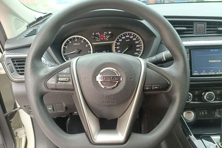 Used Nissan Lannia 2016 1.6L CVT Smart Cool Edition Steering Wheel