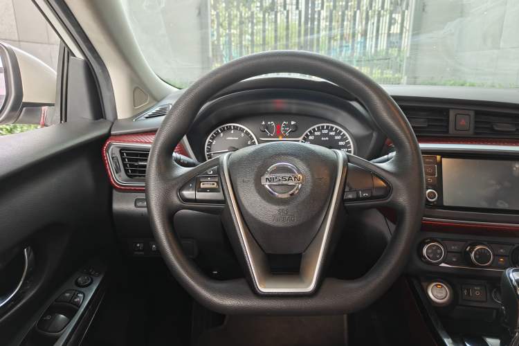 Used Nissan Lannia 2016 1.6L CVT Smart Cool Edition Steering Wheel