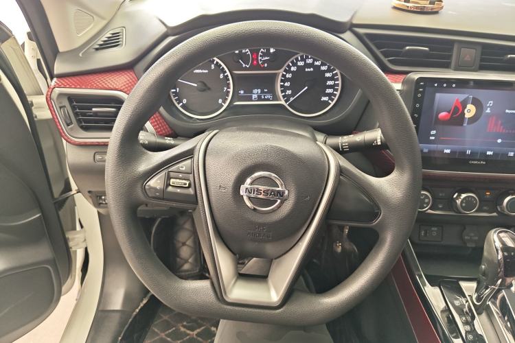 Used Nissan Lannia 2016 1.6L CVT Cool Edition Steering Wheel