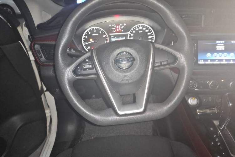 Used Nissan Lannia 2016 1.6L CVT Smart Cool Edition Steering Wheel