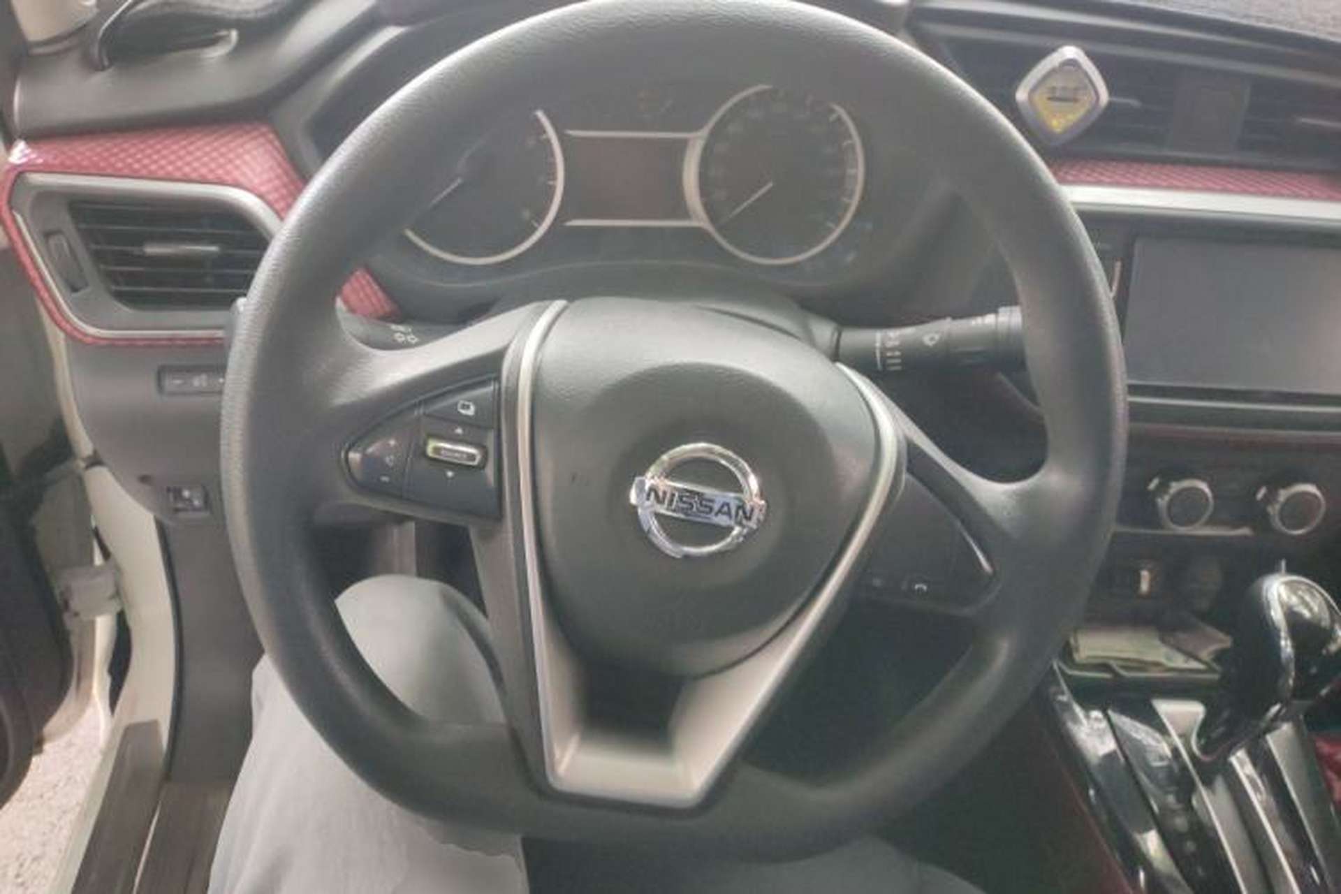 Used Nissan Lannia 2016 1.6L CVT Smart Cool Edition Steering Wheel