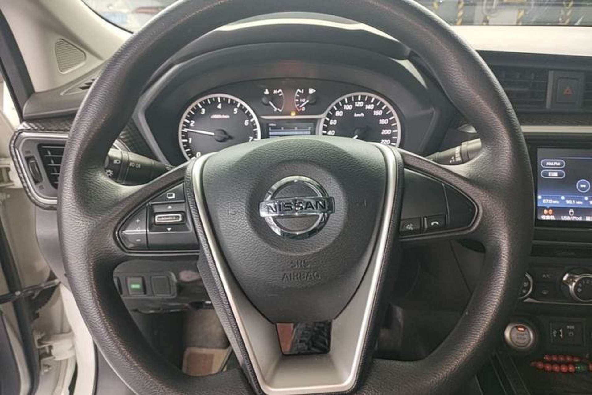 Used Nissan Lannia 2016 1.6L CVT Smart Cool Edition Steering Wheel